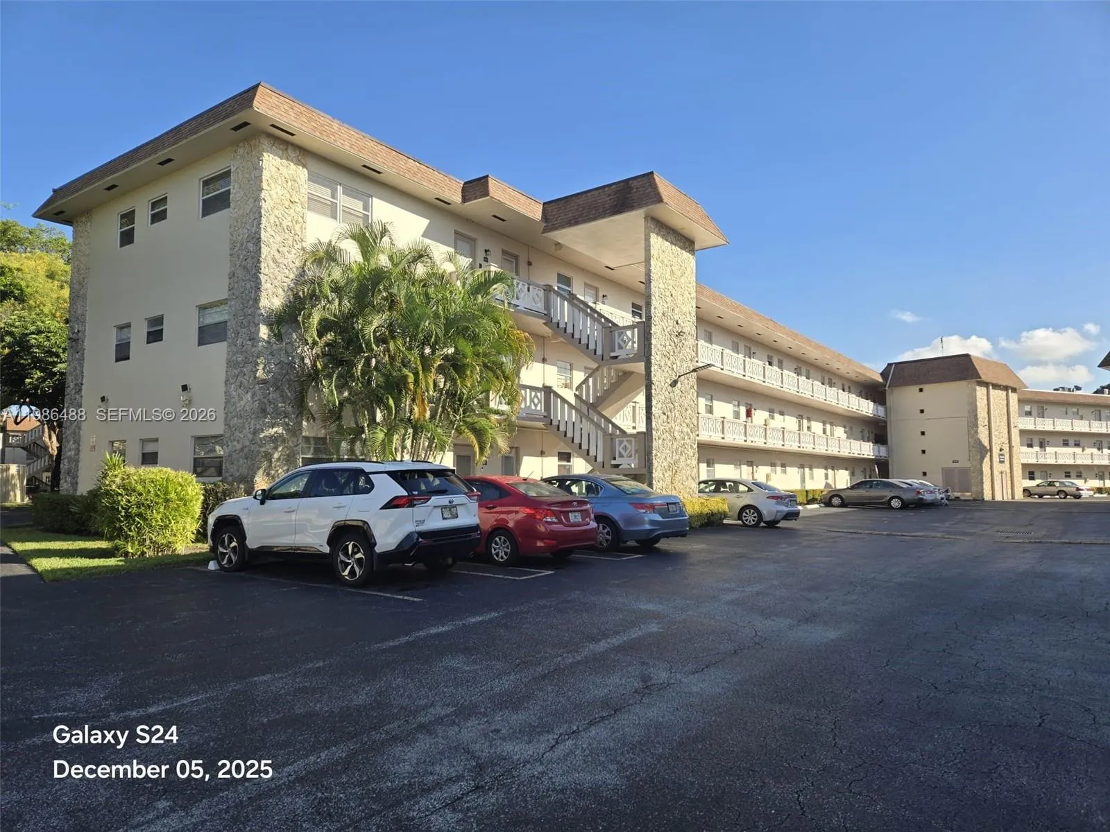 5181 W Oakland Park Blvd # 102, Lauderdale Lakes FL 33313