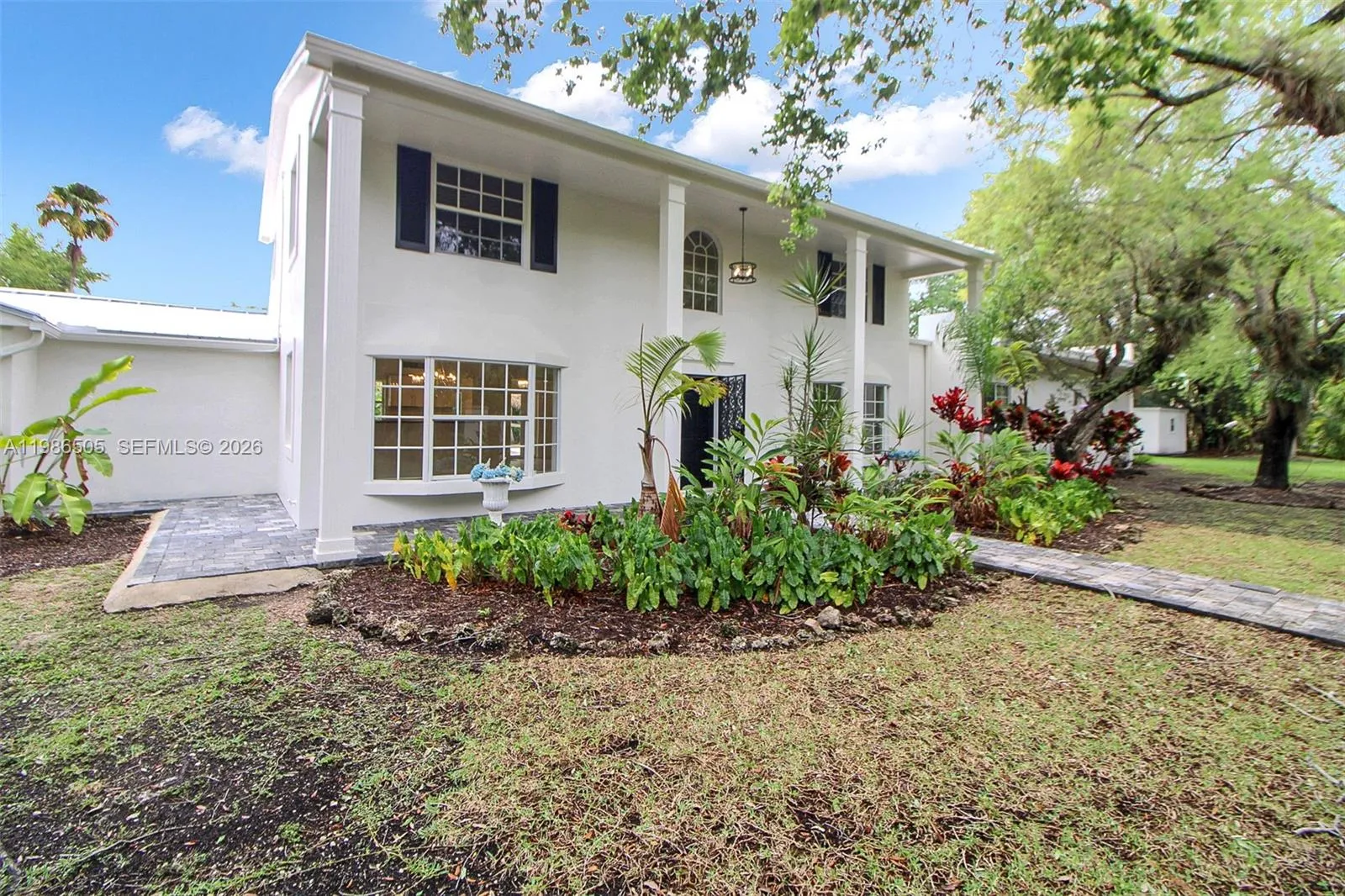 6900 SW 104th St, Pinecrest FL 33156