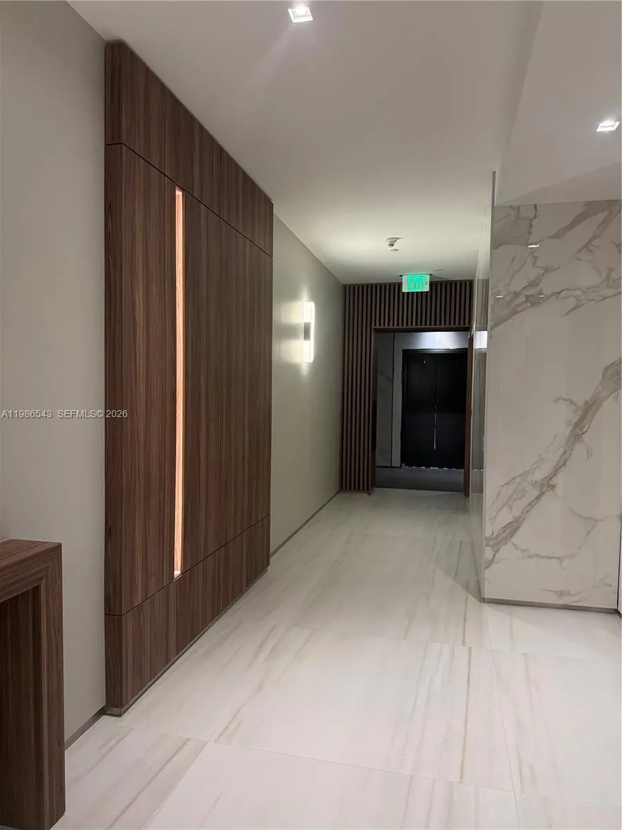 6365 Collins Ave # 904, Miami Beach FL 33141