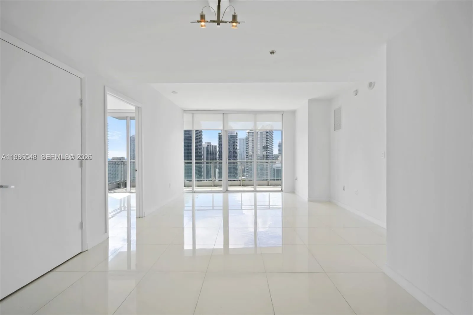 92 SW 3rd St # 3902, Miami FL 33130