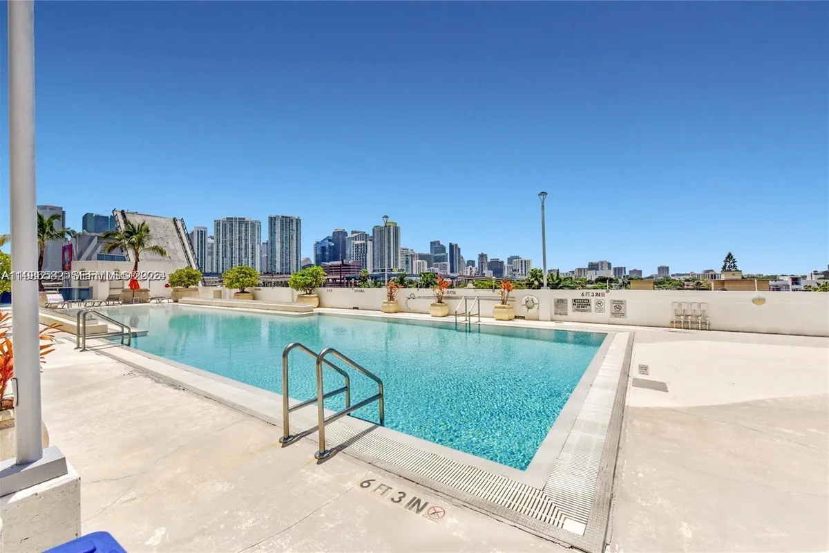 10 SW South River Dr # 1505, Miami FL 33130