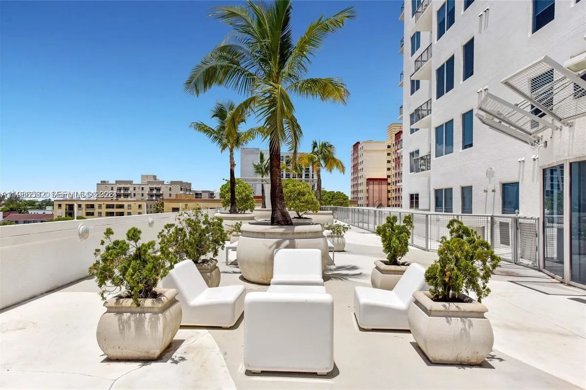 10 SW South River Dr # 1505, Miami FL 33130