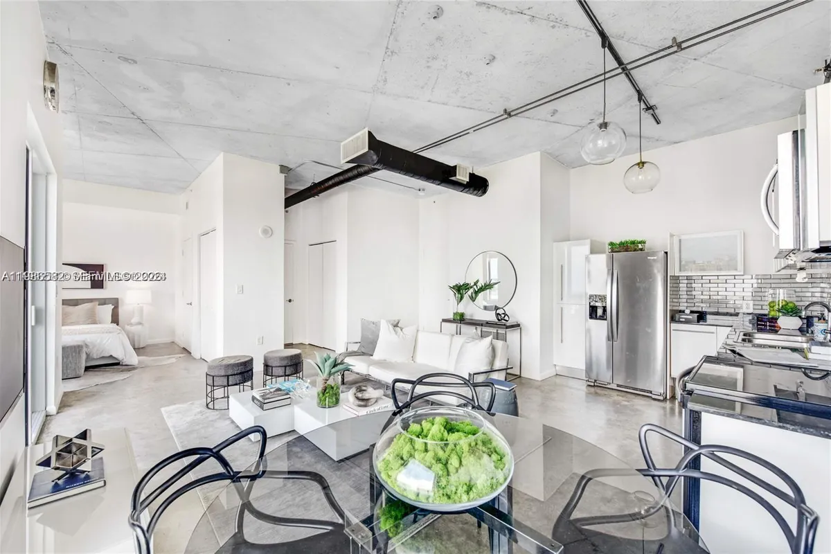 10 SW South River Dr # 1505, Miami FL 33130