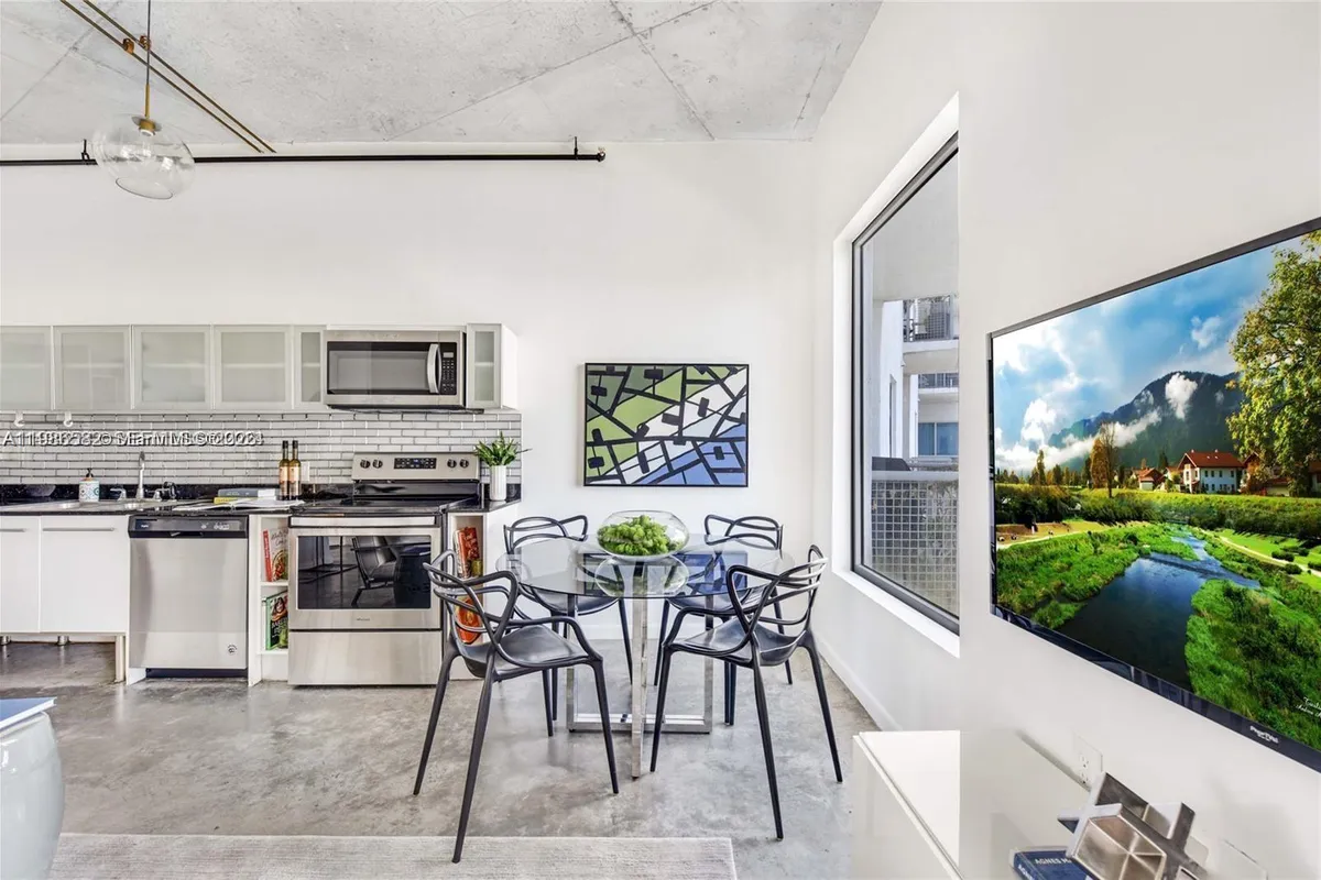 10 SW South River Dr # 1505, Miami FL 33130