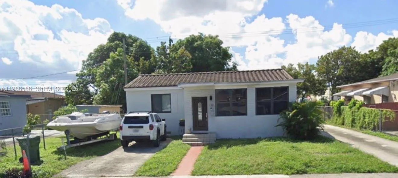 52 E 50th Pl, Hialeah FL 33013