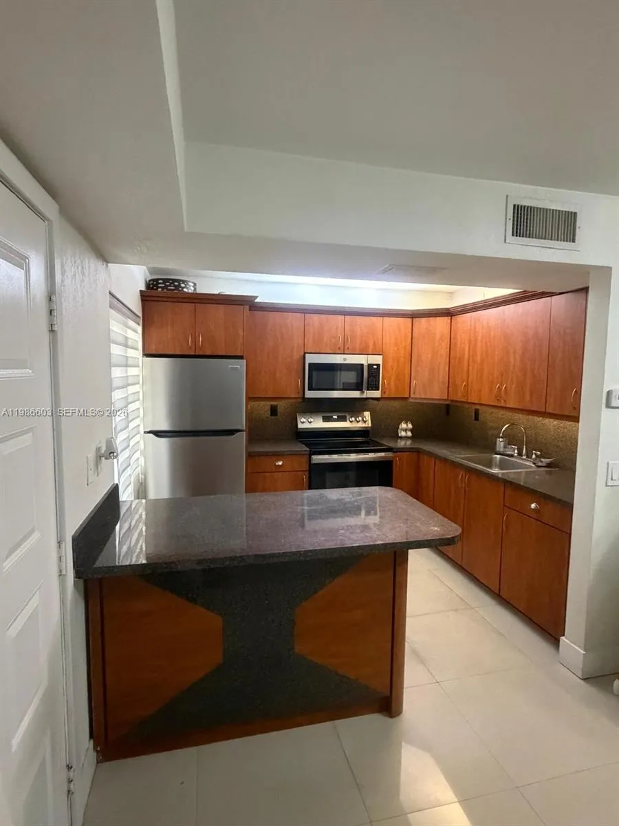 20320 NE 3rd Ct # 3, Miami FL 33179