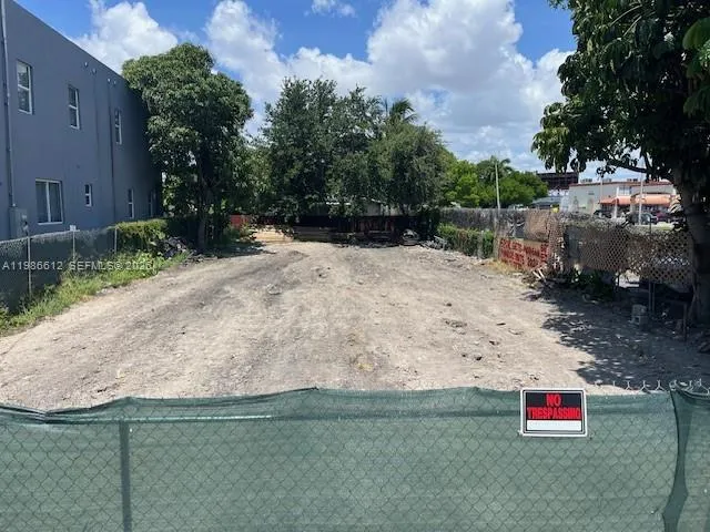 1976 NW 25th Ave, Miami FL 33125