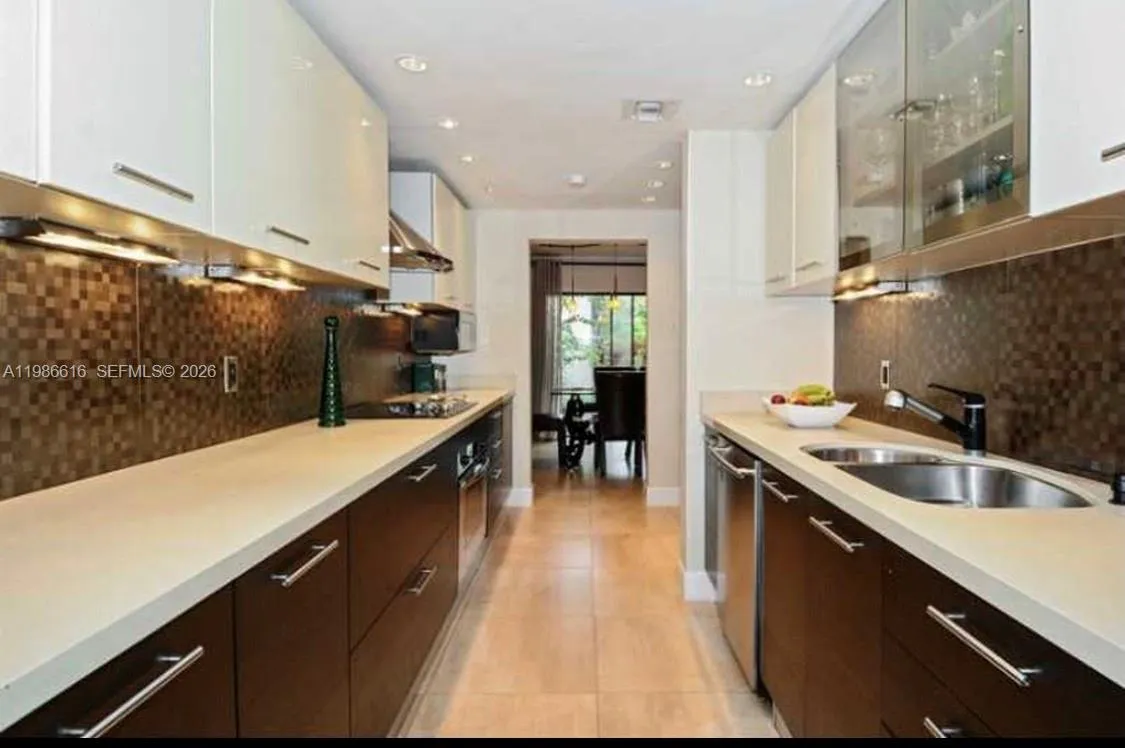 2991 Lakewood Ln # 329, Hollywood FL 33021