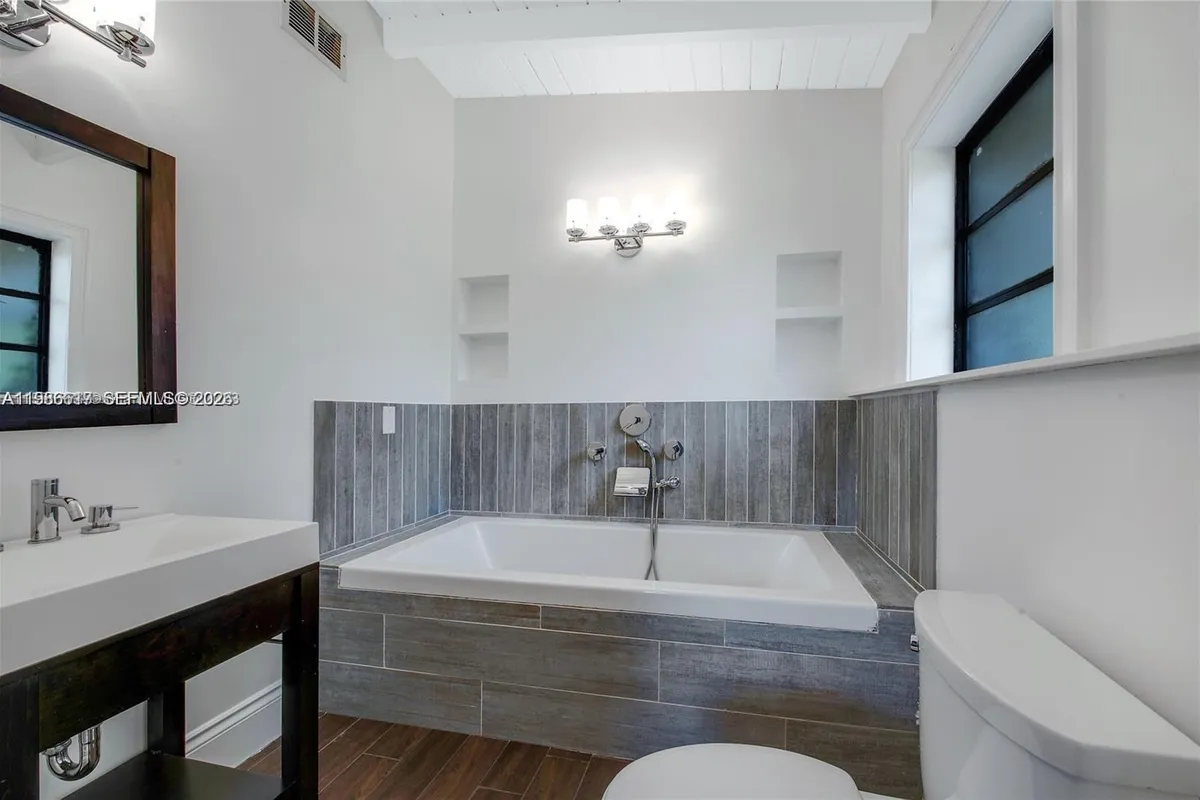 9005 SW 56th St # 0, Miami FL 33165