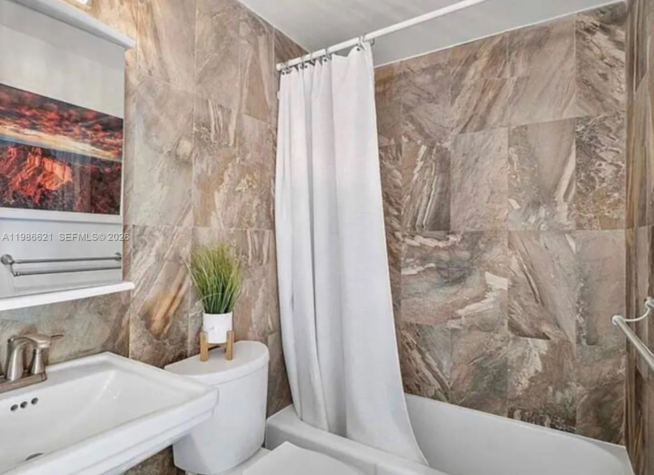 1720 Harrison St # 15A, Hollywood FL 33020