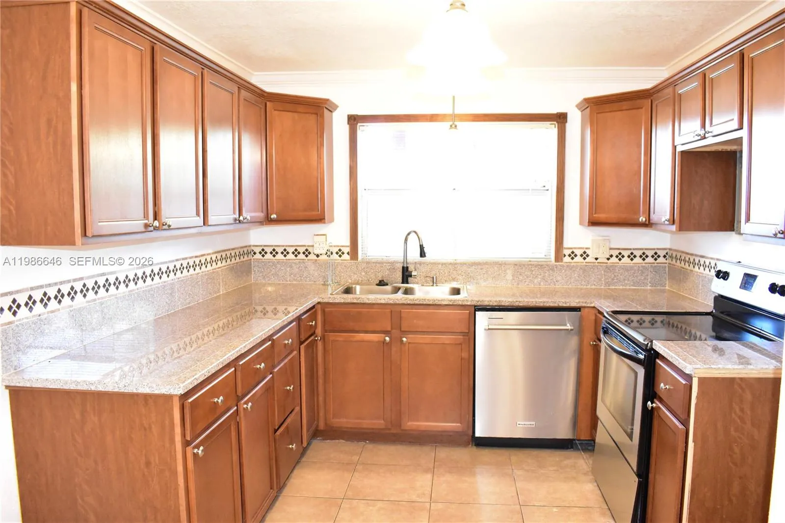 9561 Sunrise Lakes Blvd # 106, Sunrise FL 33322