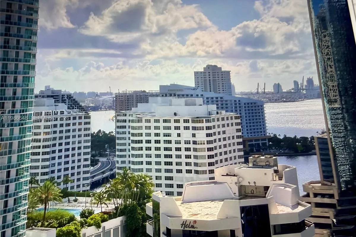 1050 Brickell Ave # 2102, Miami FL 33131