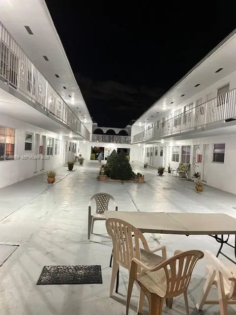 2826 Van Buren St, Hollywood FL 33020