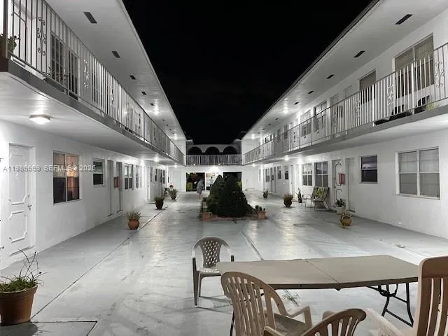 2826 Van Buren St, Hollywood FL 33020