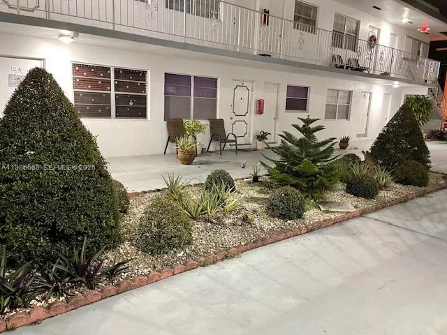 2826 Van Buren St, Hollywood FL 33020