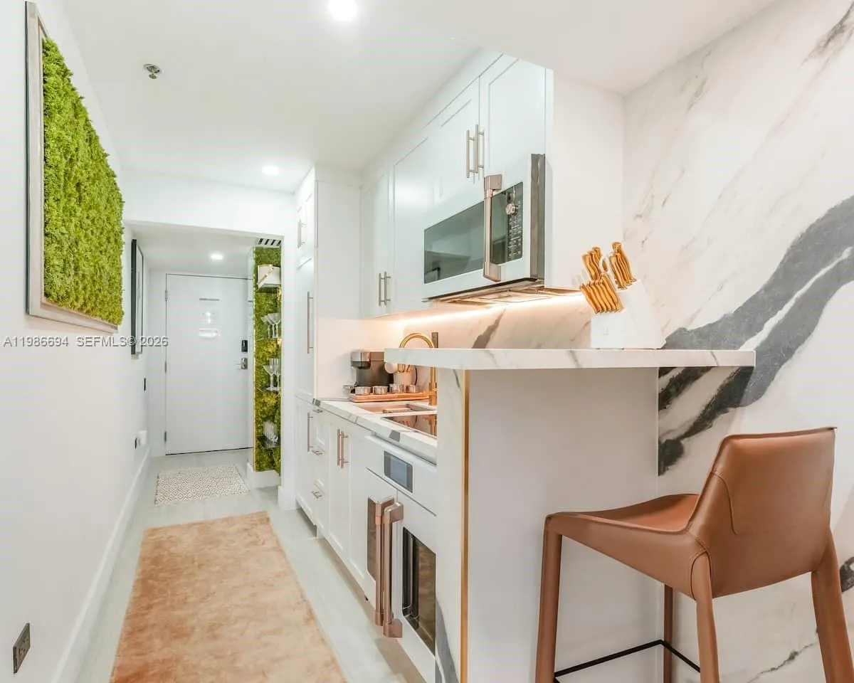 100 Collins Ave # 202, Miami Beach FL 33139