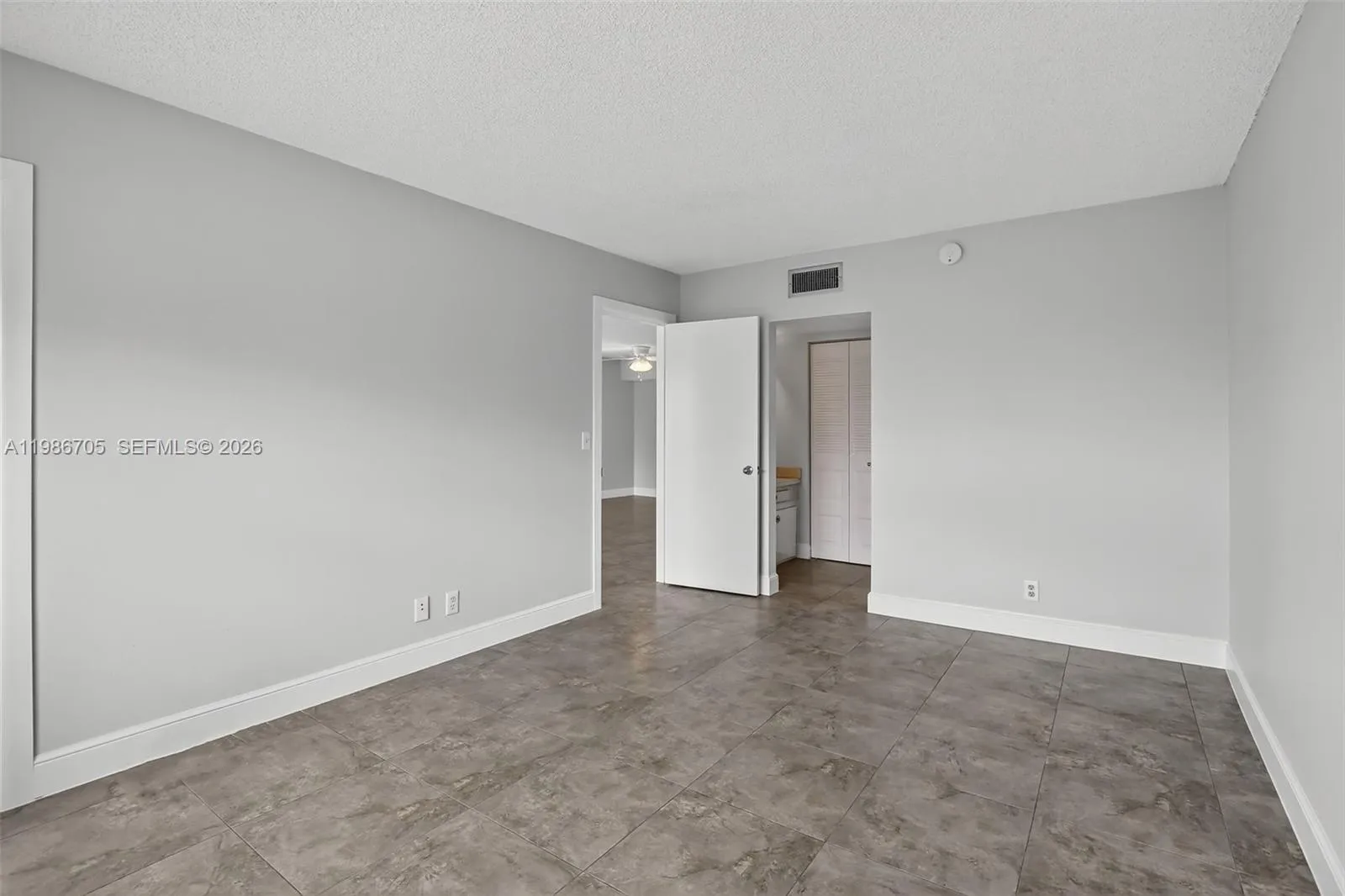 3050 NE 16th Ave # 407, Oakland Park FL 33334