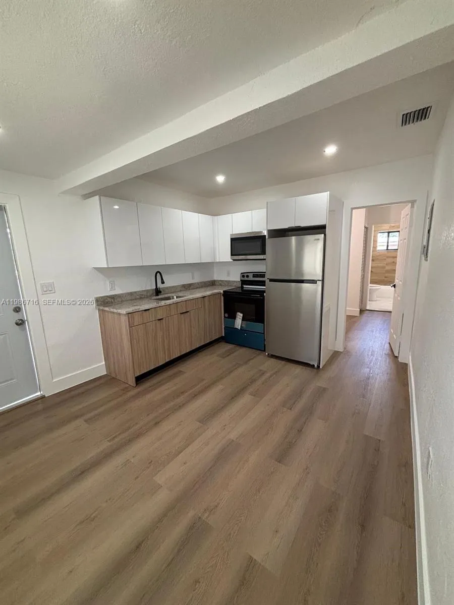 5601 NW 31st Ave # B, Miami FL 33142