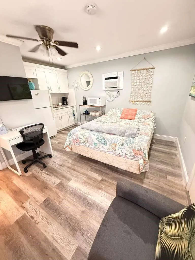 57 NE 24th St, Wilton Manors FL 33305