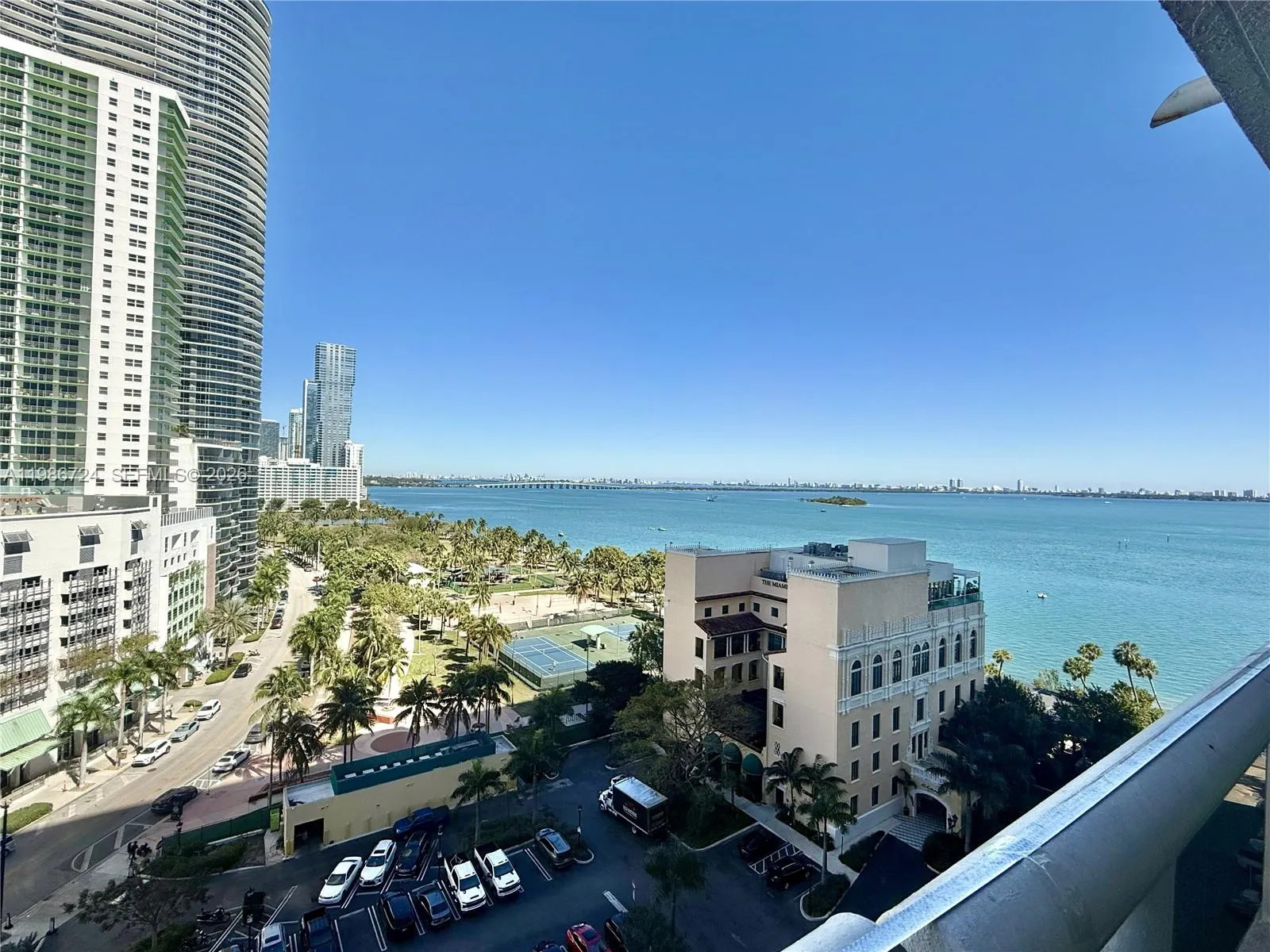 1717 Bayshore Dr Apt # 1548, Miami FL 33131