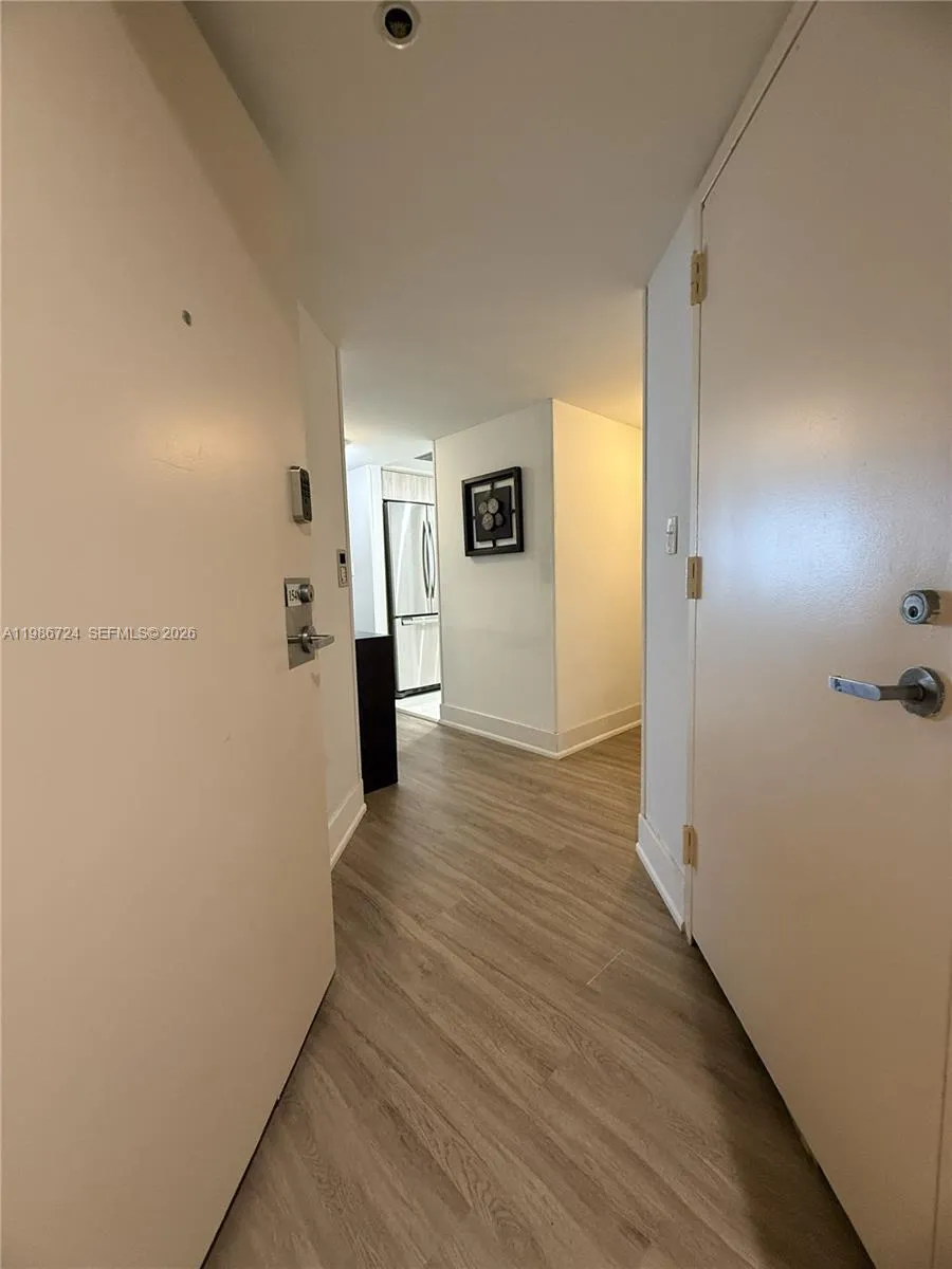 1717 Bayshore Dr Apt # 1548, Miami FL 33131