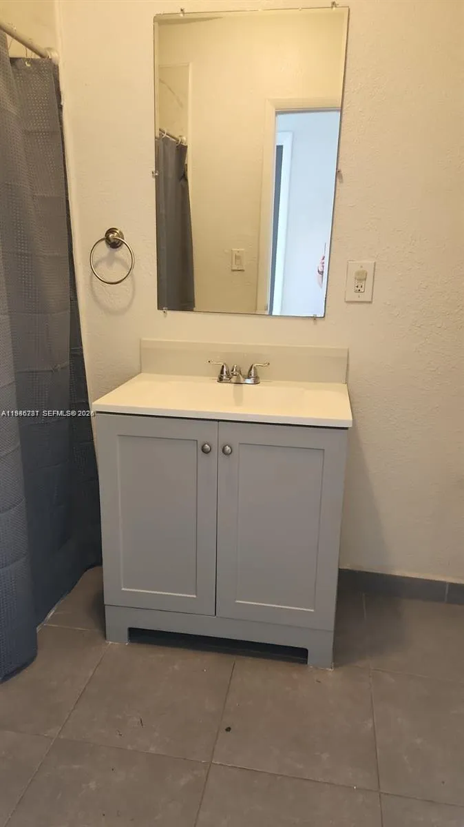 2821 SW 39th Ave # 2821, Miami FL 33134