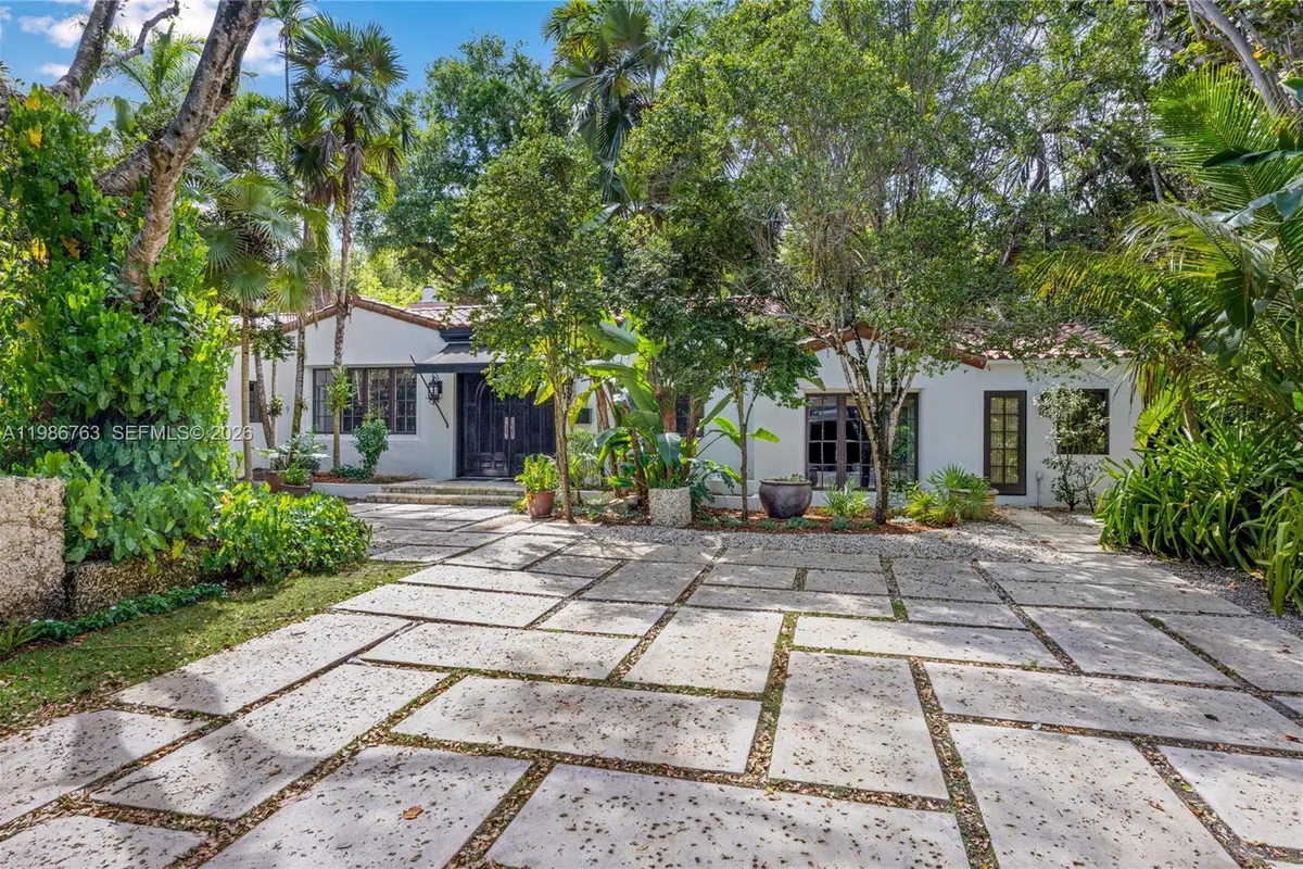 3820 Braganza Ave, Miami FL 33133