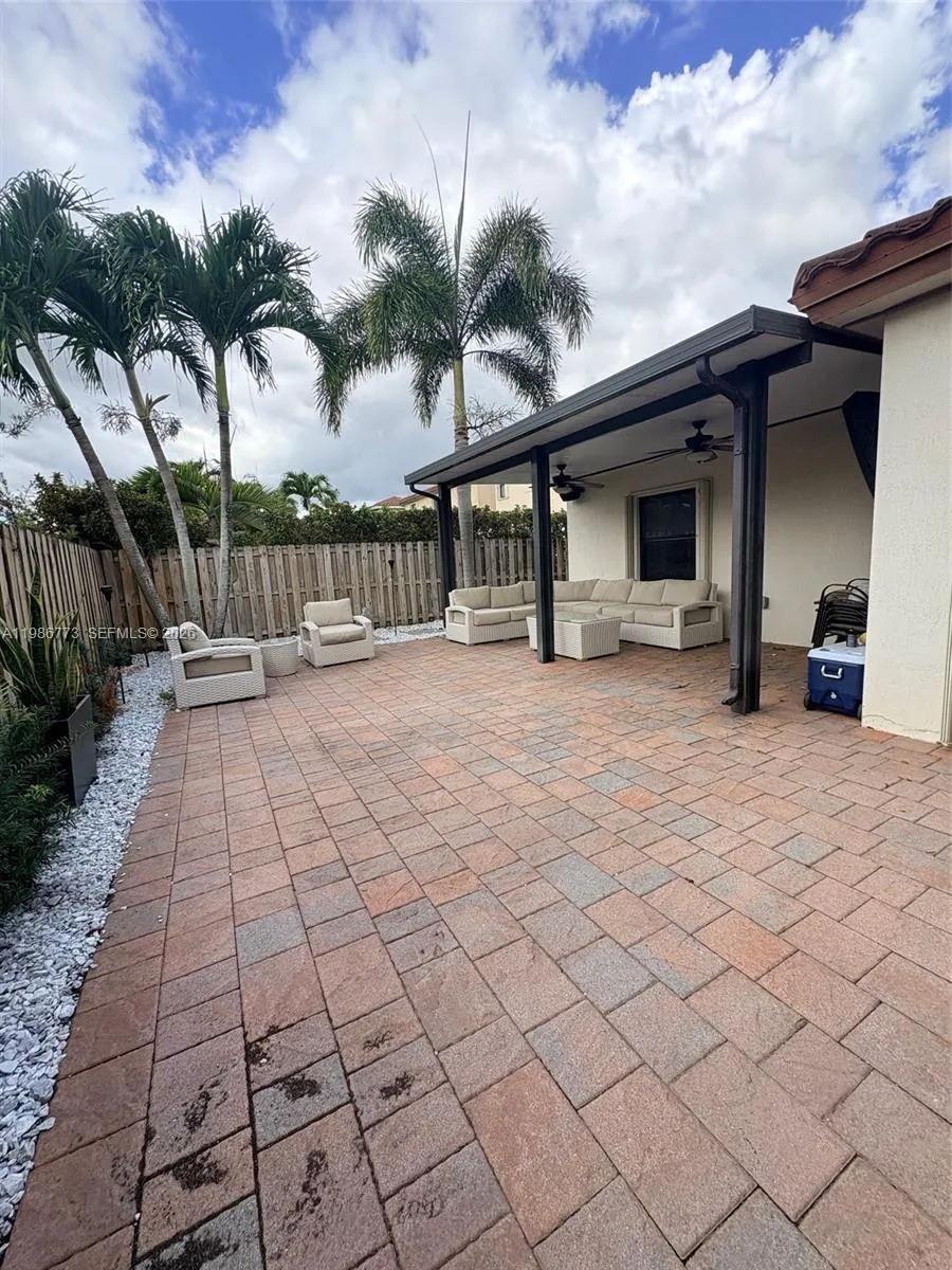 15404 SW 175th St, Miami FL 33187