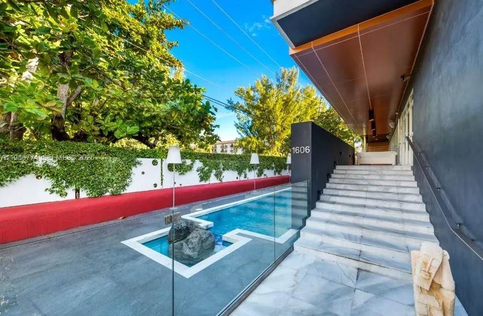 1606 S Bayshore Dr, Miami FL 33133