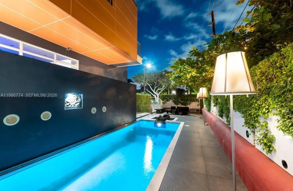 1606 S Bayshore Dr, Miami FL 33133