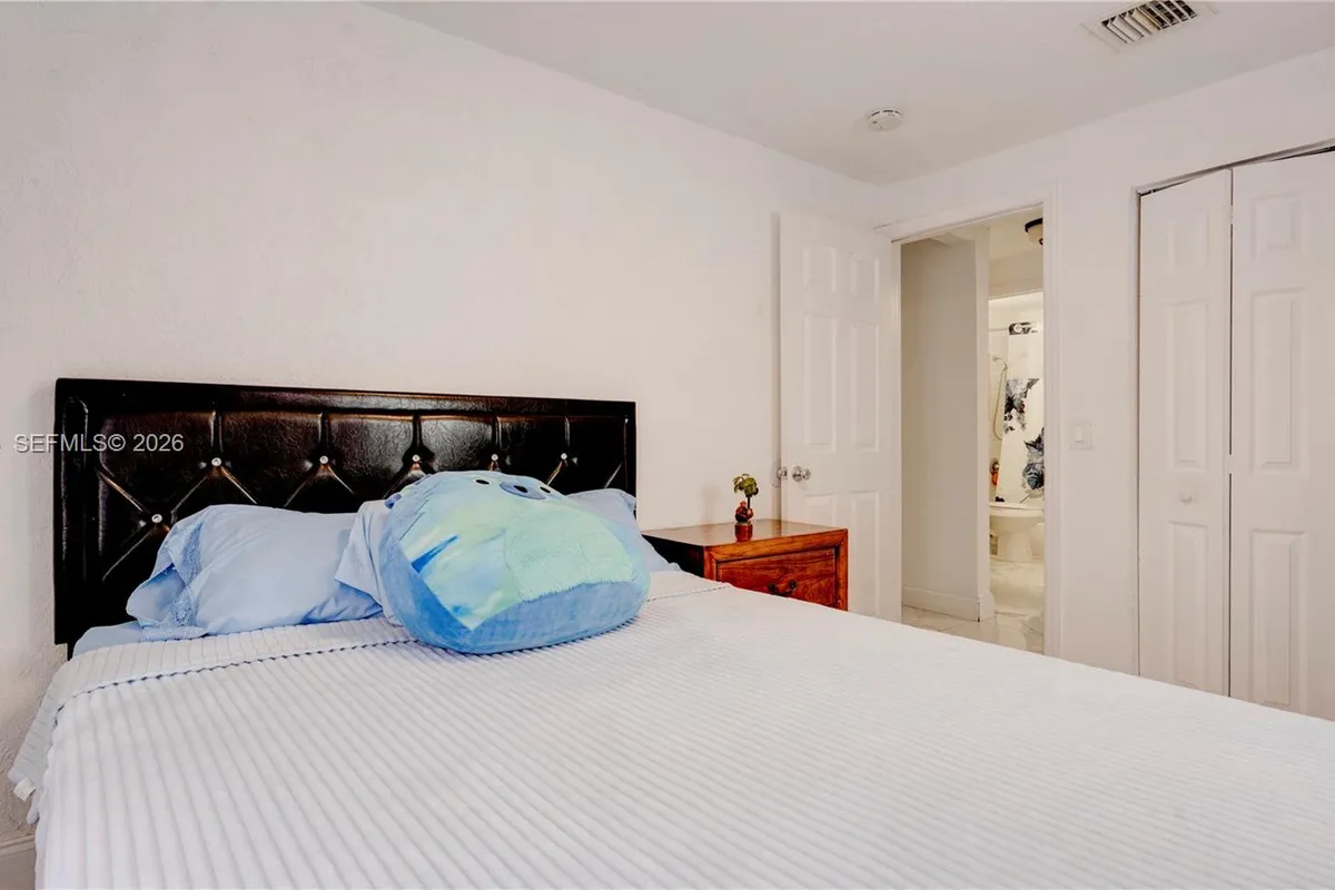 10529 NW 35th Ave, Miami FL 33147