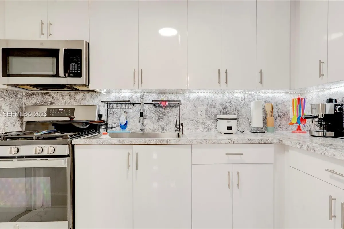 10529 NW 35th Ave, Miami FL 33147