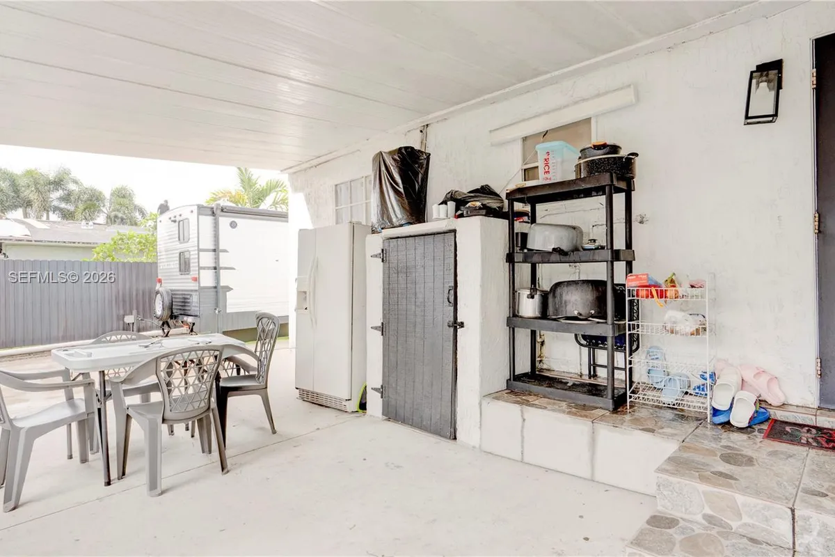 10529 NW 35th Ave, Miami FL 33147