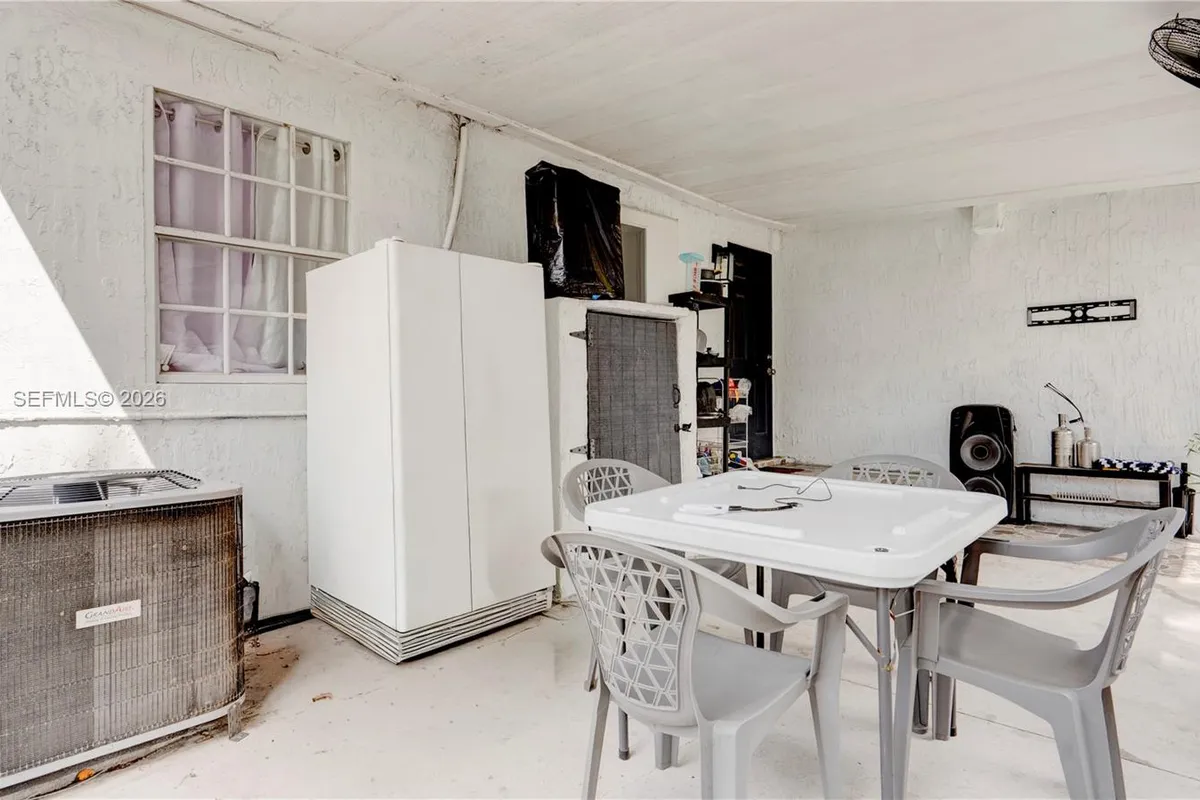 10529 NW 35th Ave, Miami FL 33147