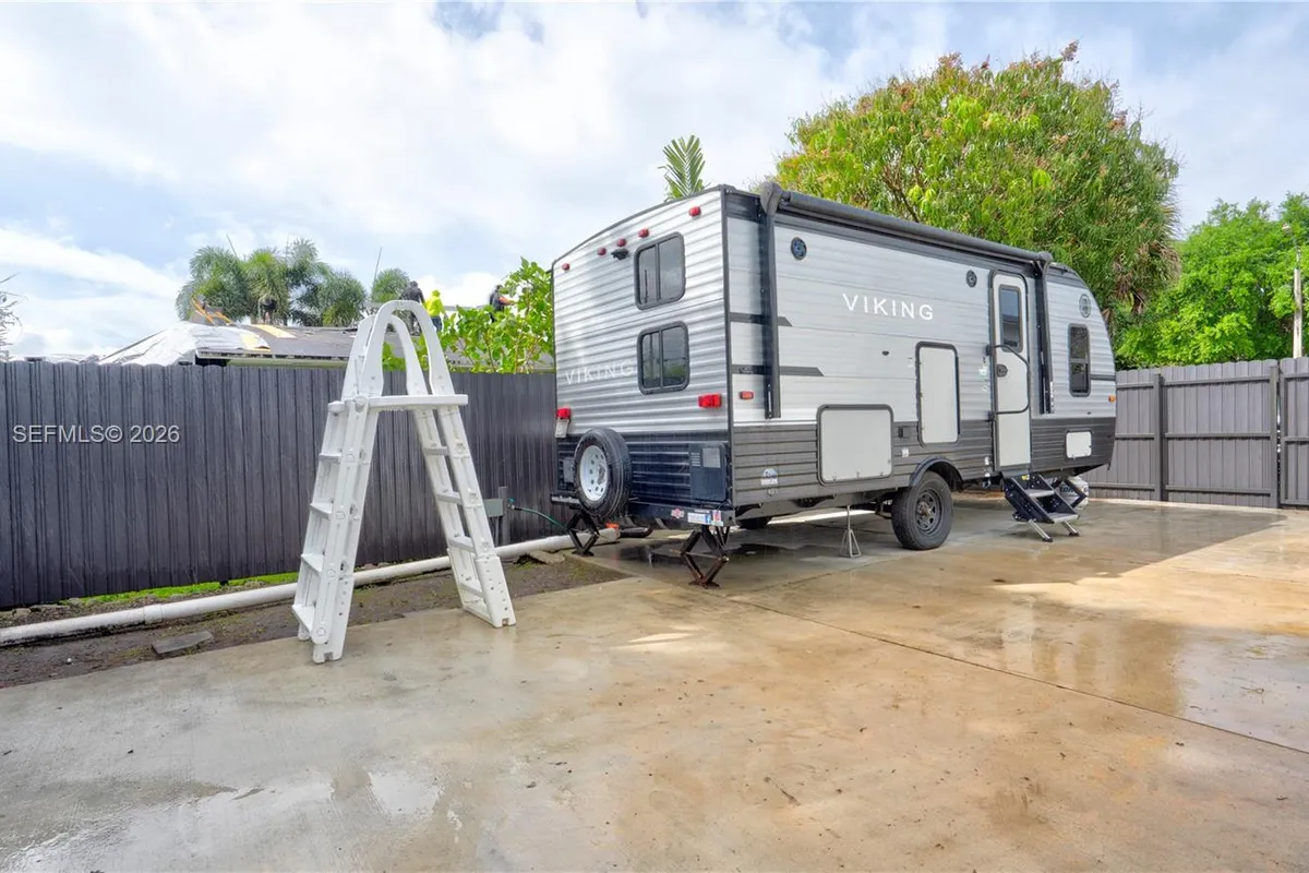 10529 NW 35th Ave, Miami FL 33147