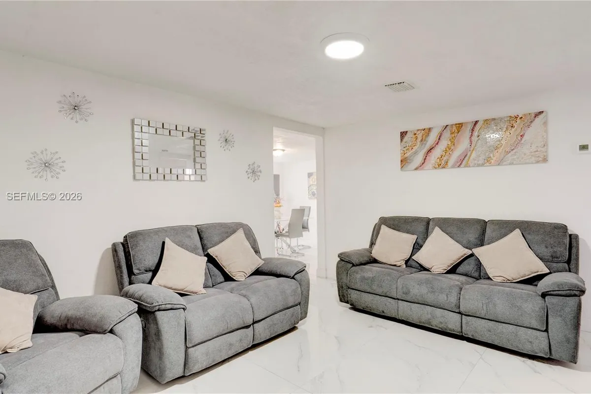 10529 NW 35th Ave, Miami FL 33147