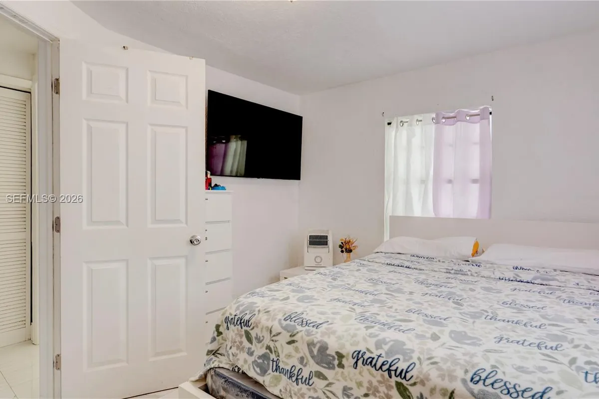 10529 NW 35th Ave, Miami FL 33147