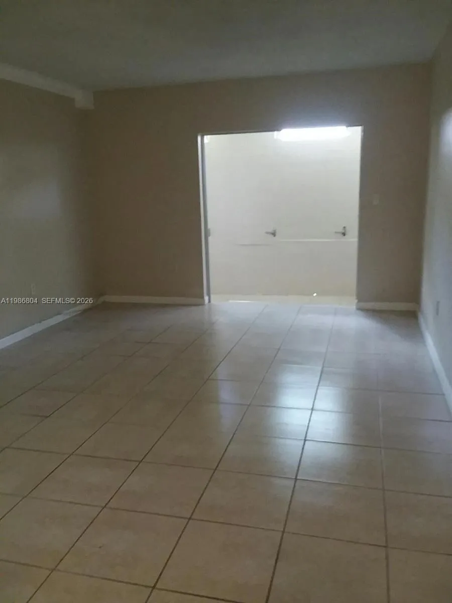 140 Royal Palm Rd # 107, Hialeah Gardens FL 33016
