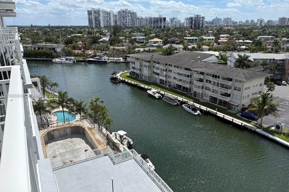 427 Golden Isles Dr # 10D, Hallandale Beach FL 33009