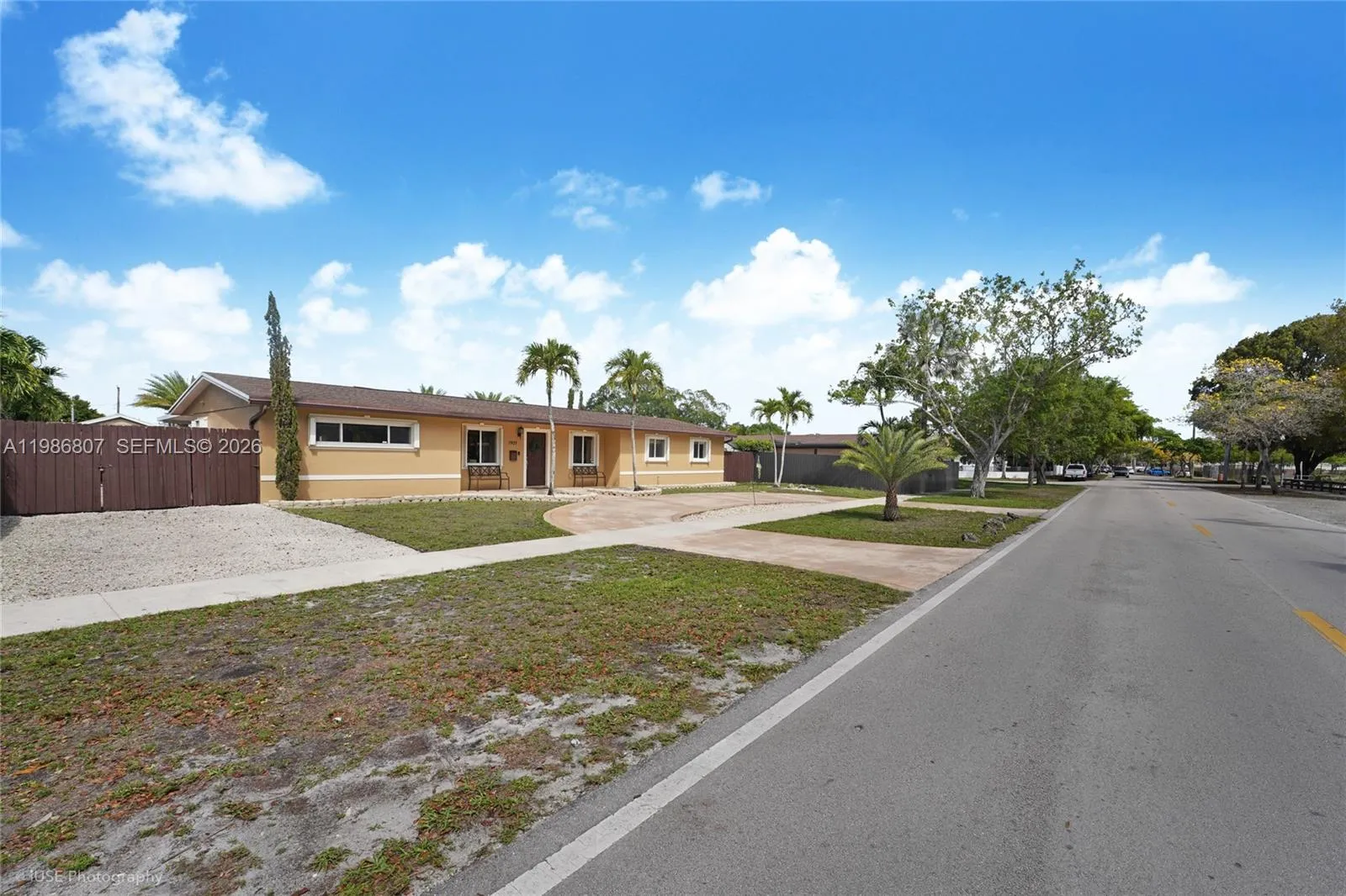 7921 NW 178th St, Hialeah FL 33015