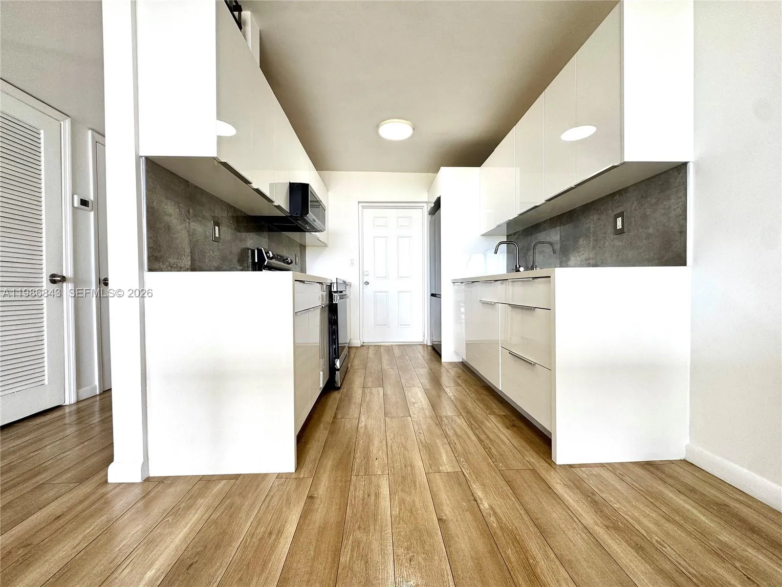 16850 S Glades Dr # 8C, North Miami Beach FL 33162