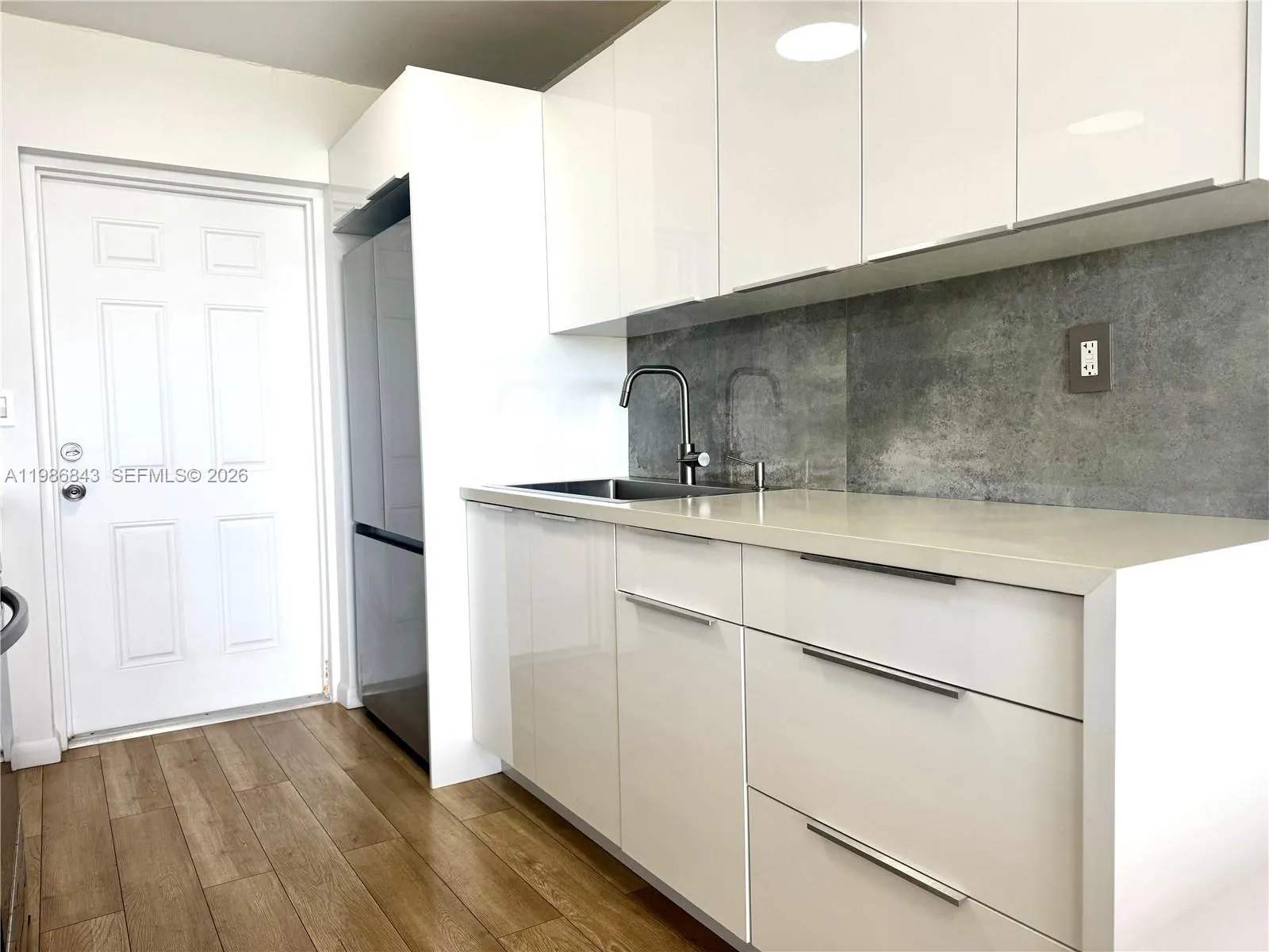 16850 S Glades Dr # 8C, North Miami Beach FL 33162