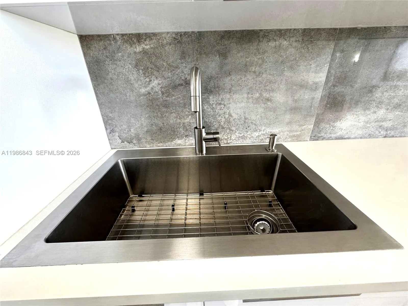 16850 S Glades Dr # 8C, North Miami Beach FL 33162