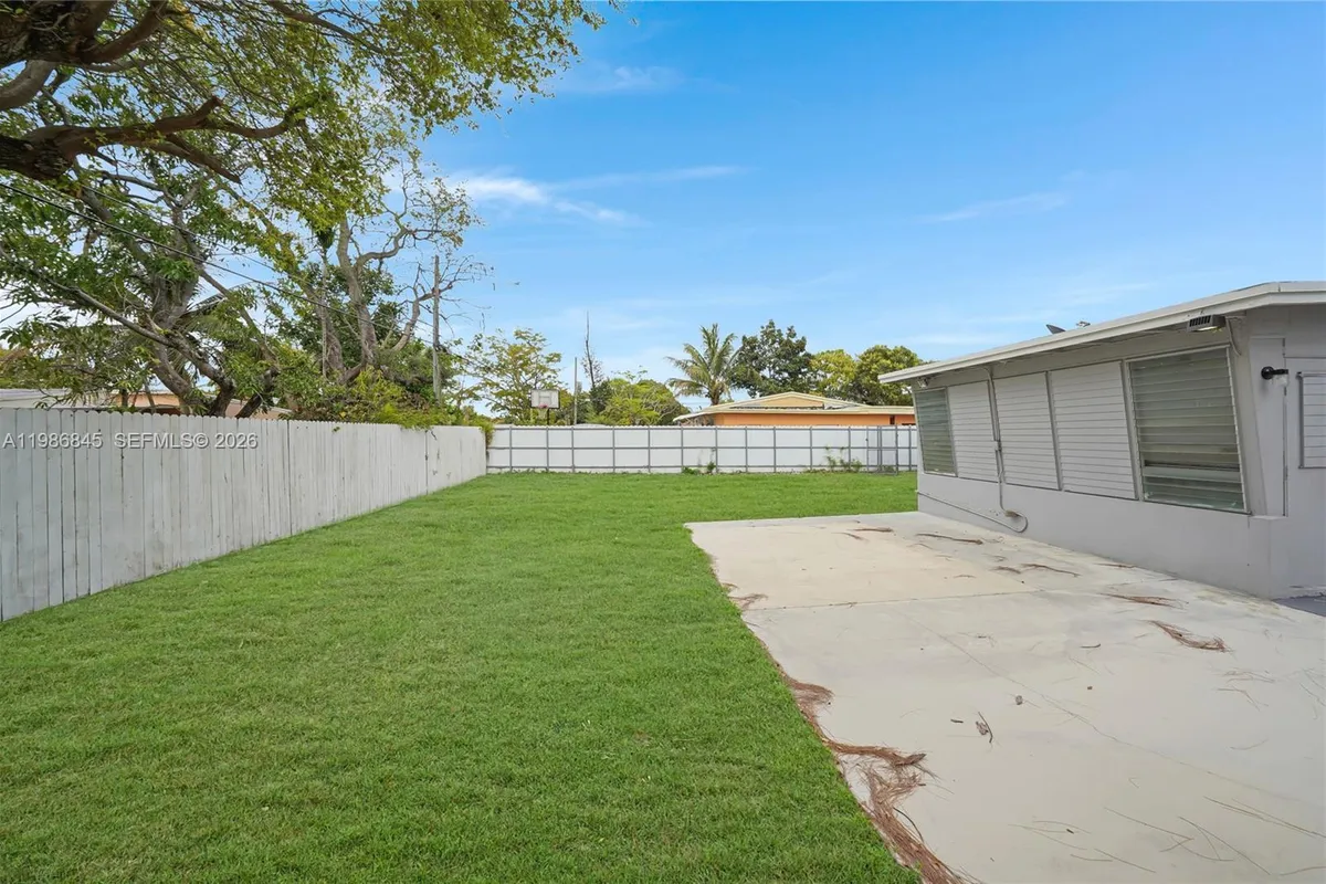 125 NW 121st St, North Miami FL 33168