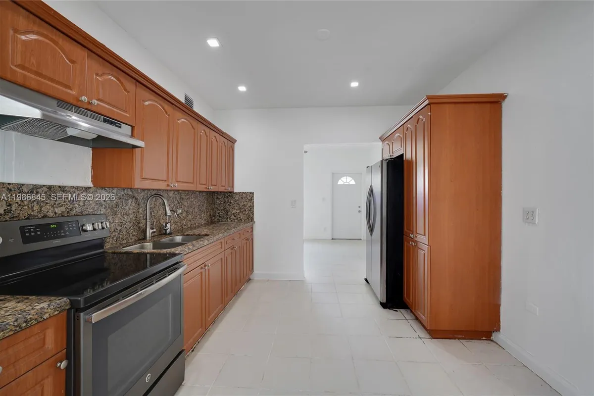 125 NW 121st St, North Miami FL 33168