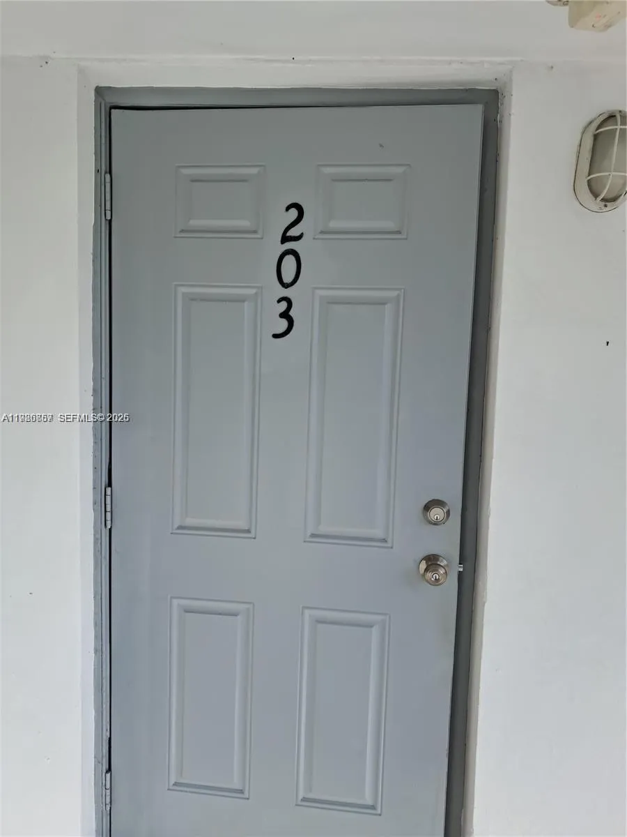 2127 Van Buren St # 203, Hollywood FL 33020