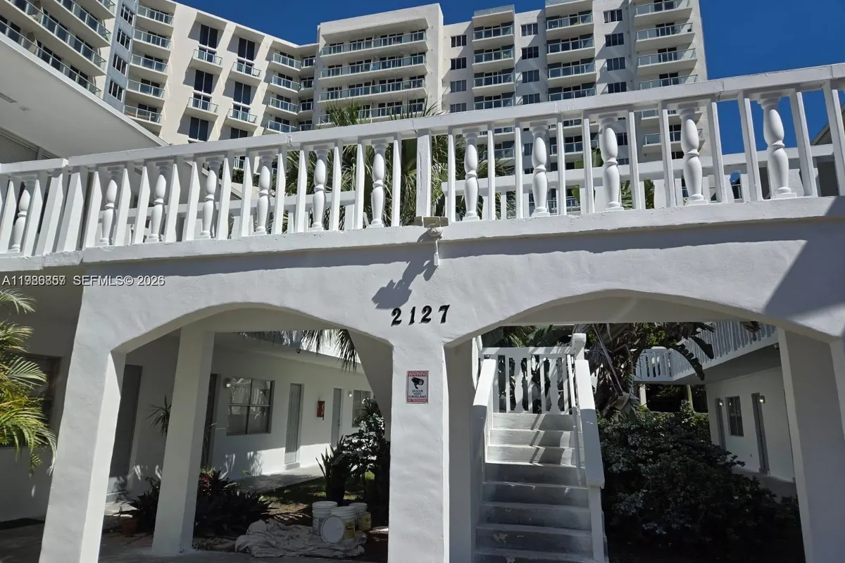 2127 Van Buren St # 203, Hollywood FL 33020