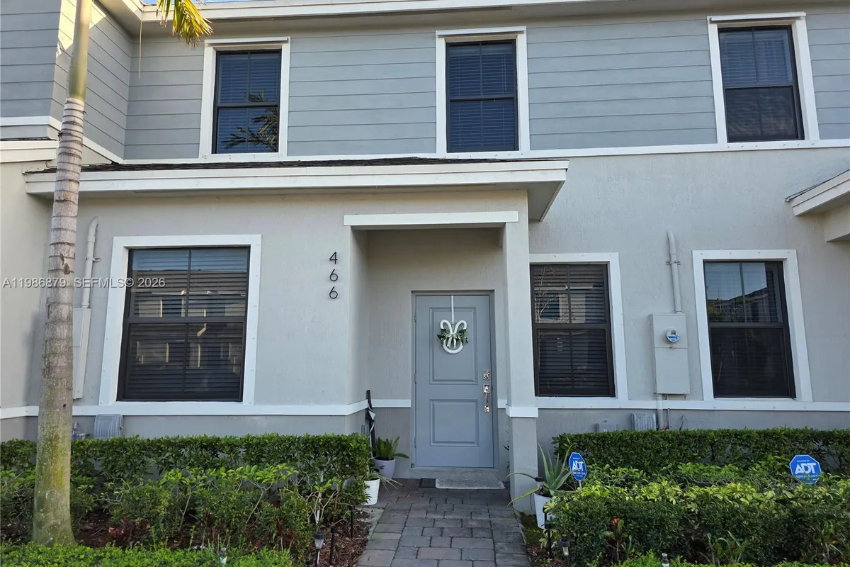 466 NE 12th St, Florida City FL 33034