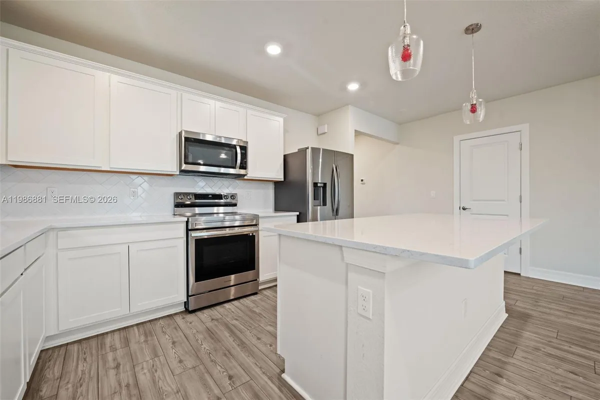 3125 Buttonwood Ct, Lauderdale Lakes FL 33311