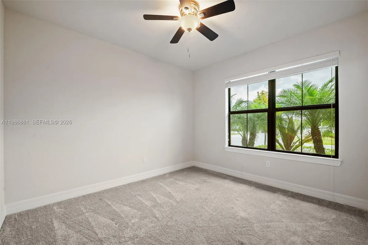 3125 Buttonwood Ct, Lauderdale Lakes FL 33311